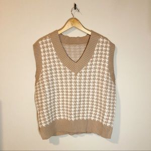 NEW BBWM Tan Houndstooth Oversized Sweater Vest